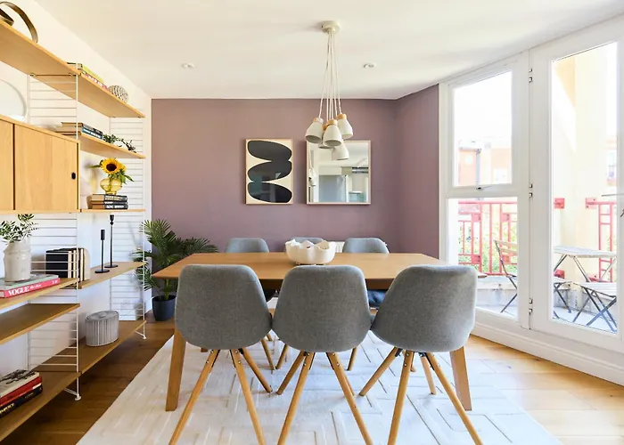 The Brunswick Retreat - Warm 3Bdr Flat With Balcony